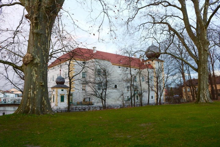 Wasserschloss Kottingbrunn bei Tag