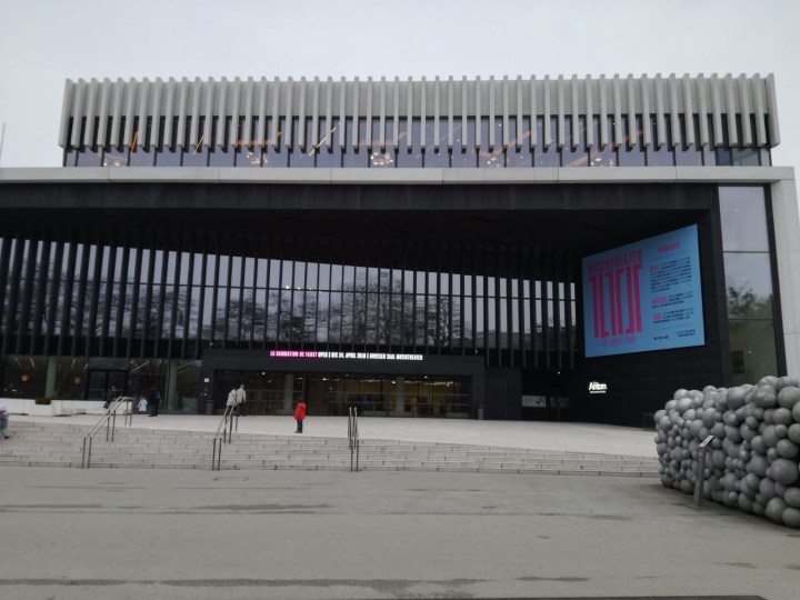 Das Musiktheater Linz von außen