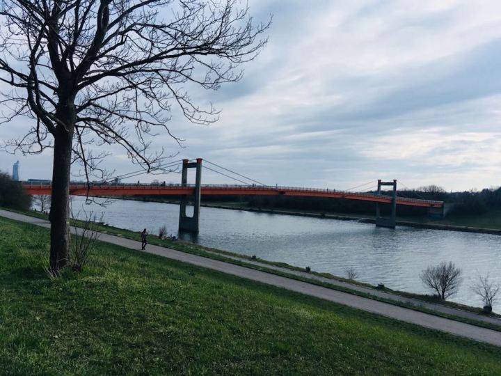 Spaziergang entlang der Donau