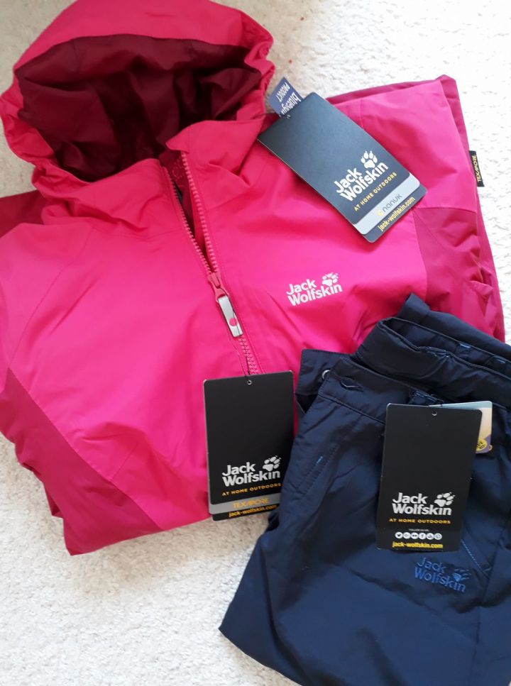 Jack Wolfskin Regenjacke und Zipp-off-Wanderhose