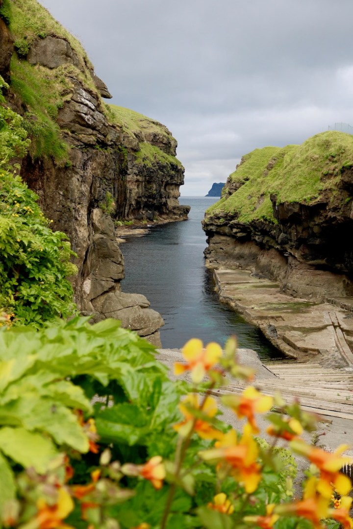 Färöer Inseln_Schlucht von Gjógv