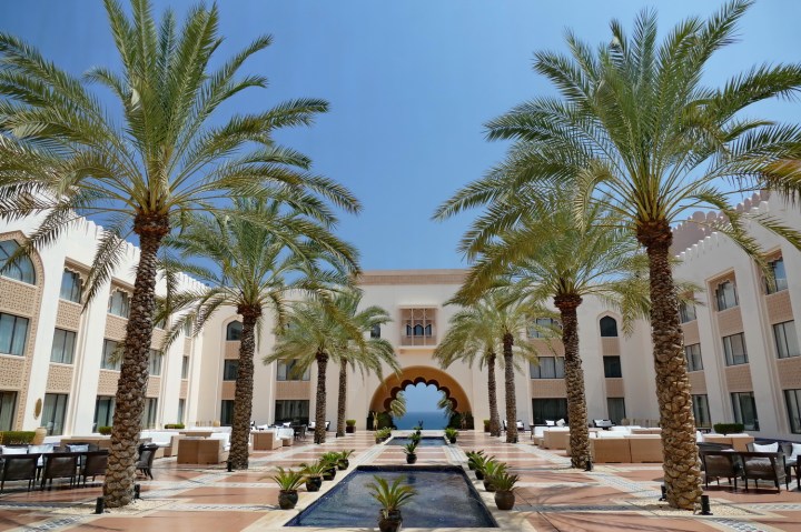 Masakt-Muscat-Hotel_Shangri-La_al_Husn