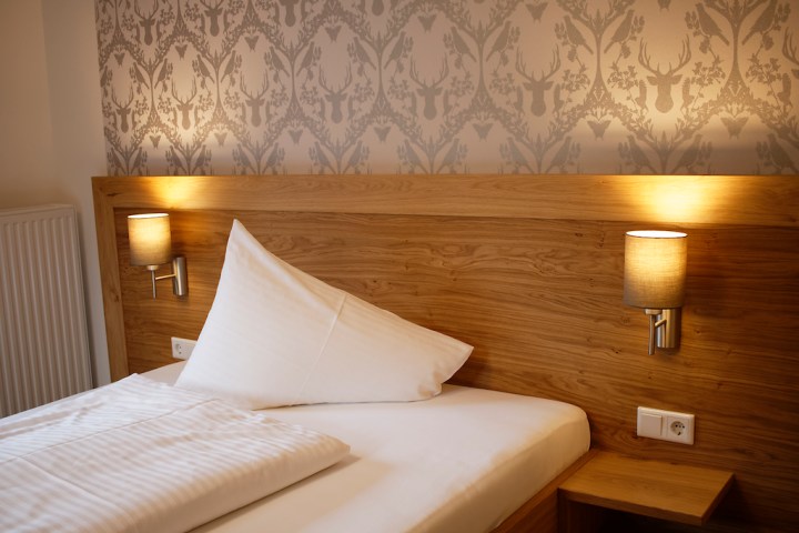 Unterkunftstipp am Fuschlsee_Frühstückspension Haslgut_Bett.jpg