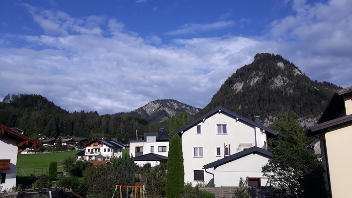 Unterkunftstipp am Fuschlsee_Frühstückspension Haslgut_Blick vom Balkon_Ellmaustein