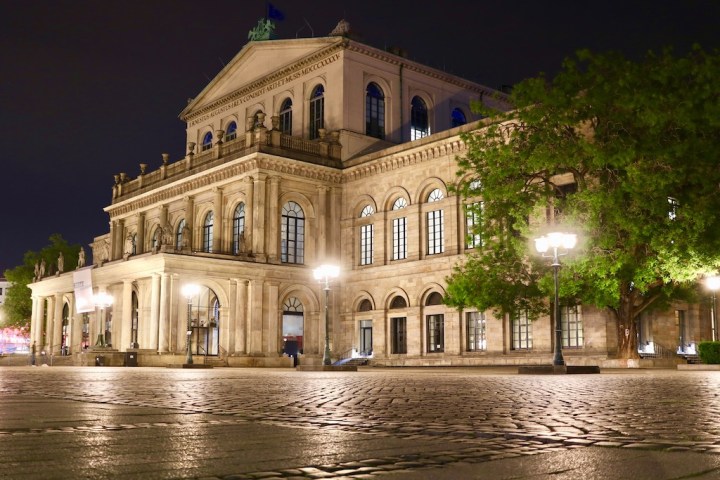 Die Oper von Hannover bei Nacht